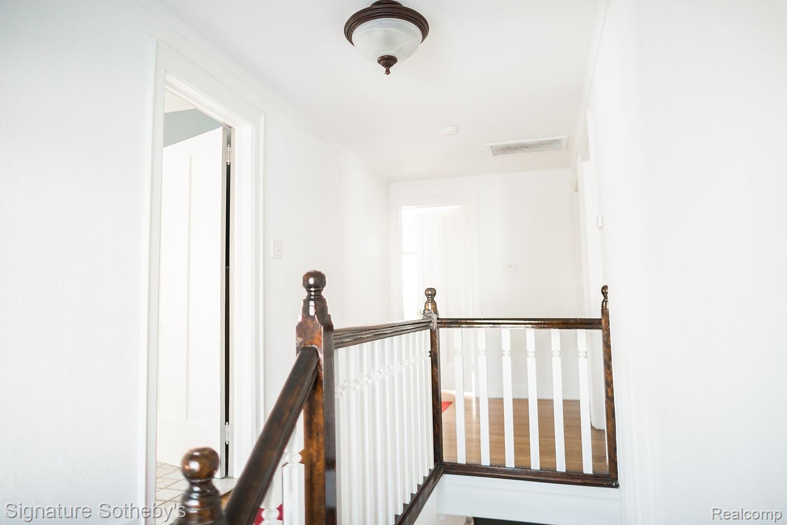 2747 Manchester Road Birmingham, MI 48009 - Photo 20 of 36 19 (3).jpg