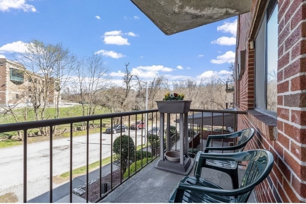 10 Rutledge Street, Unit 3H Worcester, MA 01604 - Photo 23 of 32 Gallery Image 23