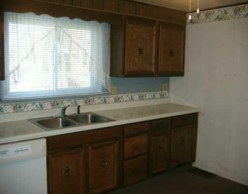 318 South Fourth Street Apollo, PA 15613 - Photo 5 of 8 Kitchen.