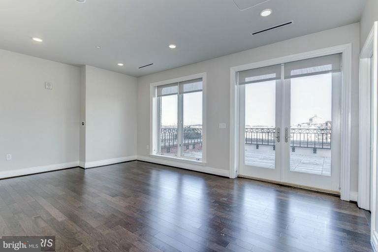 2700 Woodley Road Northwest, Unit PHPENTHOUSE VARIES Washington, DC 20008 - Photo 14 of 25 Interior (General)