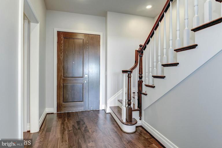 2700 Woodley Road Northwest, Unit PHPENTHOUSE VARIES Washington, DC 20008 - Photo 4 of 25 Interior (General)