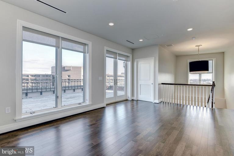 2700 Woodley Road Northwest, Unit PHPENTHOUSE VARIES Washington, DC 20008 - Photo 6 of 25 Interior (General)