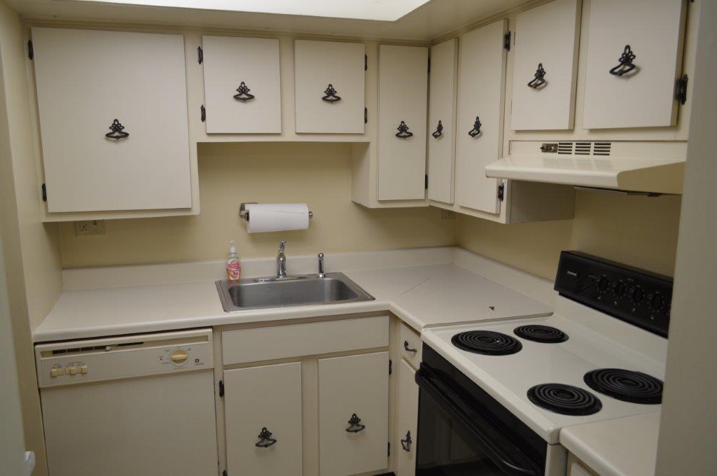 403 Cedar Hill Drive Canonsburg, PA 15317 - Photo 4 of 14