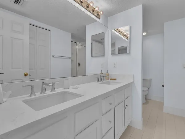 $8,000 | 2700 Ocean Drive, Unit 300, Vero Beach, FL 32963