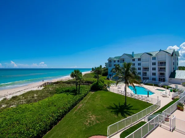 $8,000 | 2700 Ocean Drive, Unit 300, Vero Beach, FL 32963