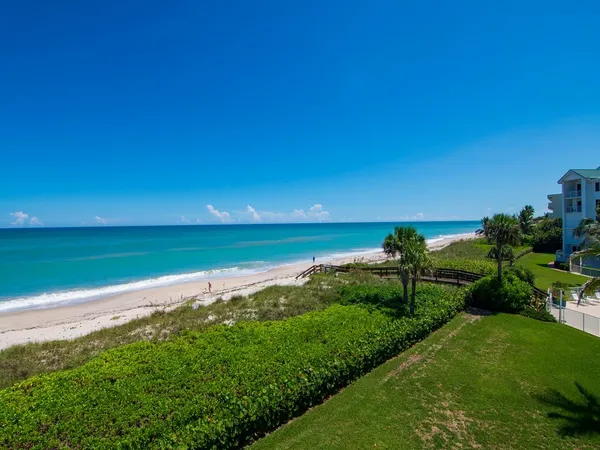 $8,000 | 2700 Ocean Drive, Unit 300, Vero Beach, FL 32963