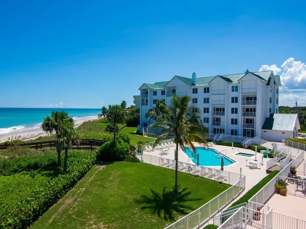 $8,000 | 2700 Ocean Drive, Unit 300, Vero Beach, FL 32963