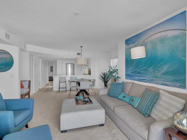 $8,000 | 2700 Ocean Drive, Unit 300, Vero Beach, FL 32963