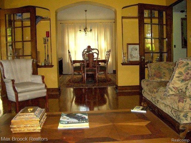 22 Miami Road Pontiac, MI 48341 - Photo 11 of 24 View into Dining Room