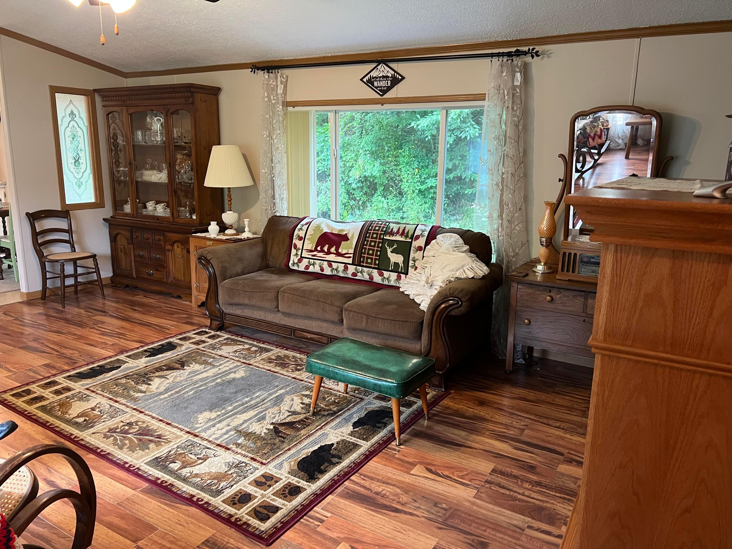 36362 Lime Bank Road Logan, OH 43138 - Photo 4 of 47 Living room