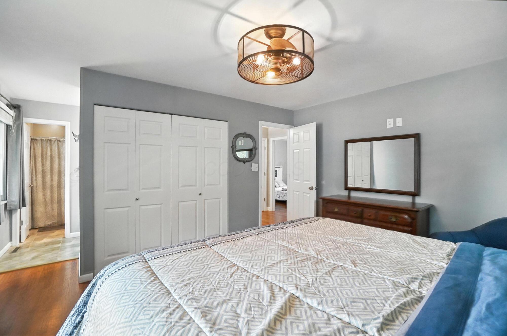238 Dunbarton Road Columbus, OH 43230 - Photo 20 of 45 099