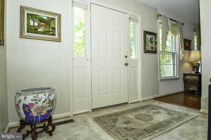 10149 Red Spruce Road Fairfax, VA 22032 - Photo 2 of 24 Interior (General)