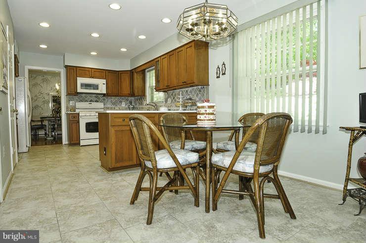 10149 Red Spruce Road Fairfax, VA 22032 - Photo 3 of 24 Kitchen