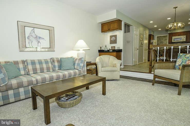 10149 Red Spruce Road Fairfax, VA 22032 - Photo 7 of 24 Family Room