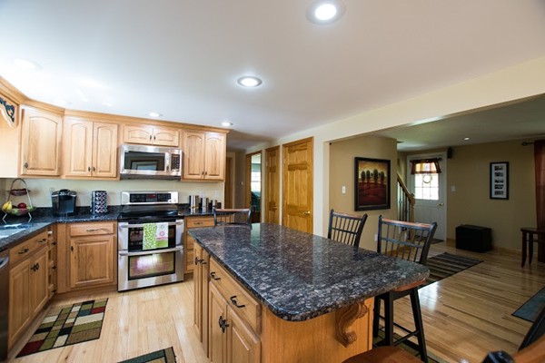 53 New Boston Road Dudley, MA 01571 - Photo 3 of 30 Gallery Image 3