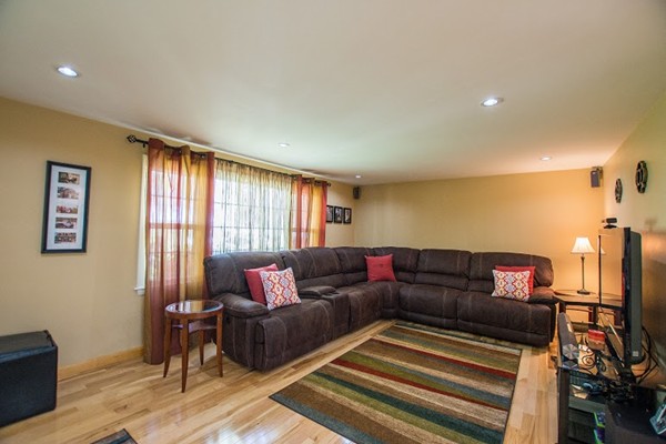 53 New Boston Road Dudley, MA 01571 - Photo 4 of 30 Gallery Image 4