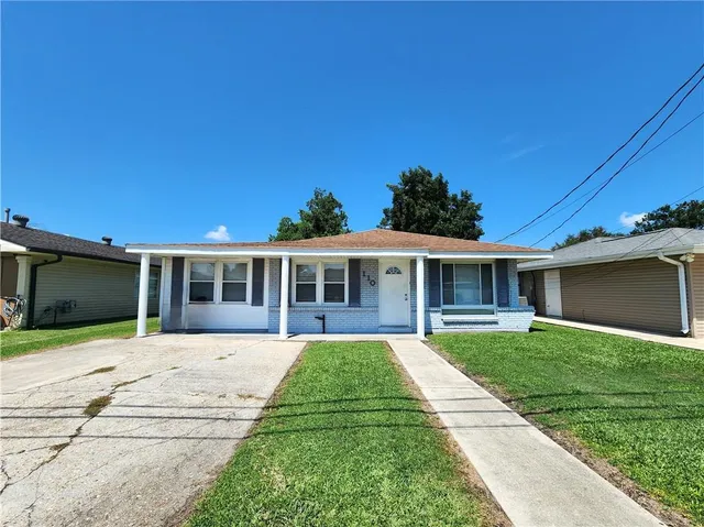 $1,800 | 110 Vista Drive, Belle Chasse, LA 70037