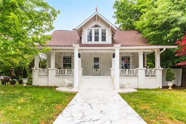 $324,900 | 501 West 2nd Avenue, Lexington, NC 27292