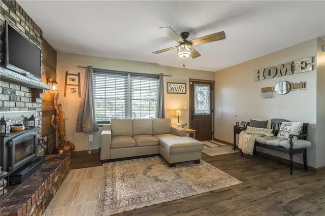 $310,000 | 1209 Crest Drive, Pleasant Hill, MO 64080