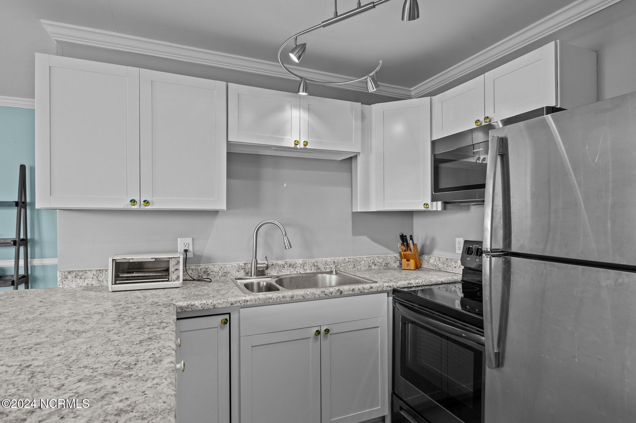 127 Old Causeway Road, Unit 23 Atlantic Beach, NC 28512 - Photo 25 of 44 20-web-or-mls-1S3A8858