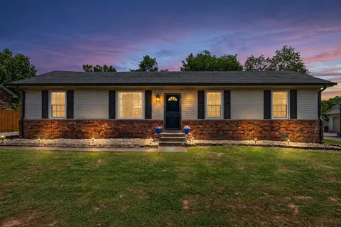 $349,900 | 272 North Wessington Place, Hendersonville, TN 37075
