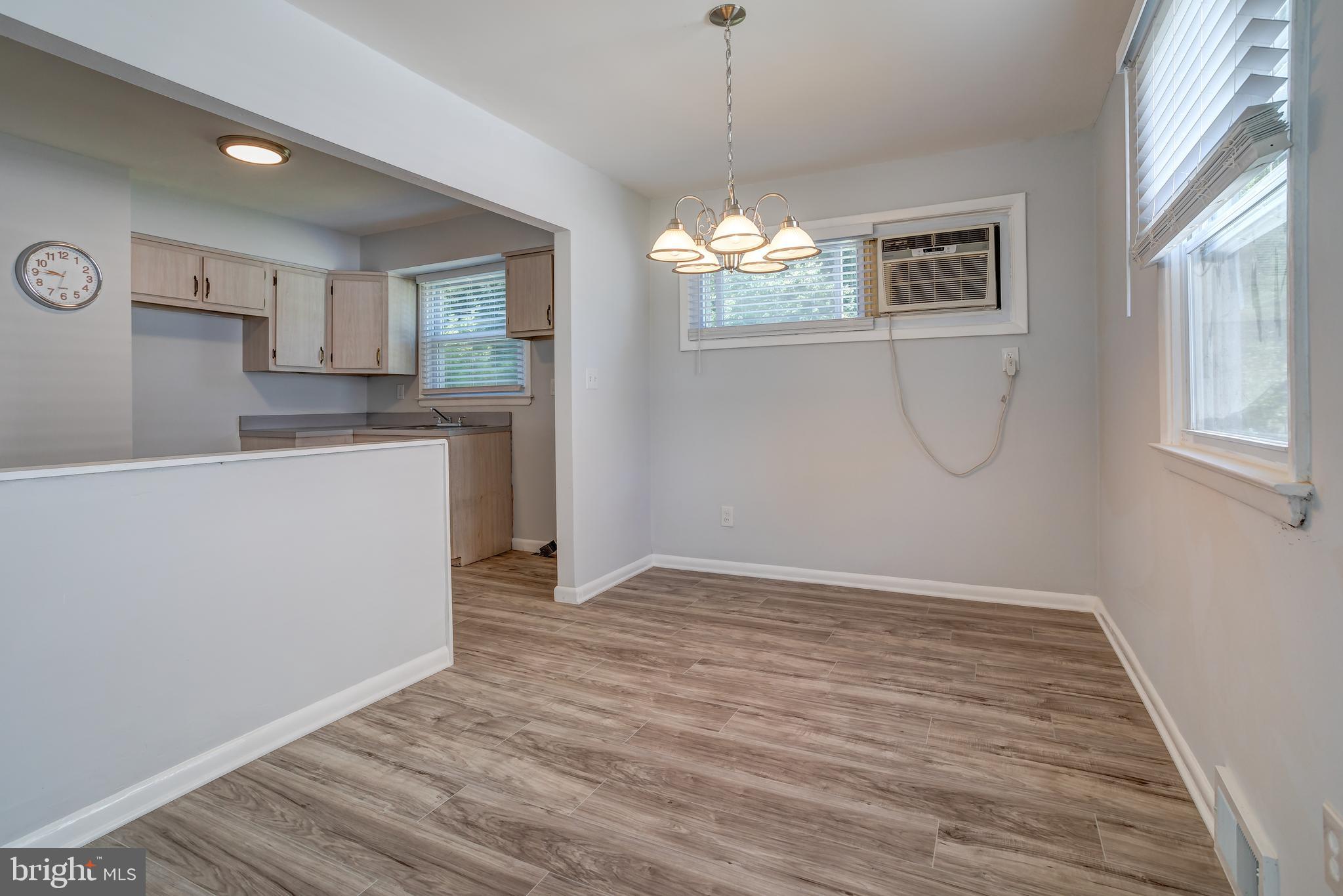 614 Wynnbrook Road Secane, PA 19018 - Photo 9 of 18 Dining and Kitchen
