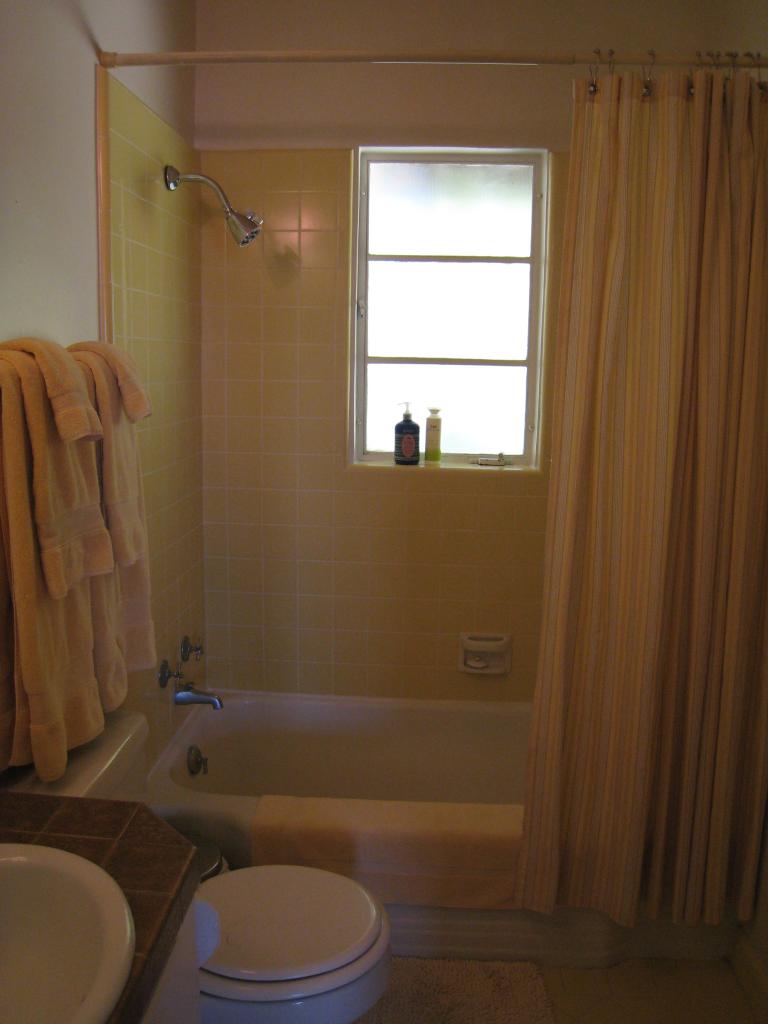 25 Rubio Road Santa Barbara, CA 93103 - Photo 11 of 18 Bathroom