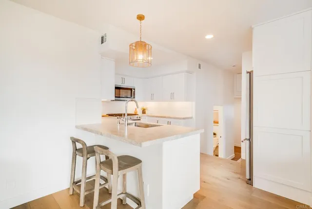 $6,250,000 | 231 5th Street, Encinitas, CA 92024