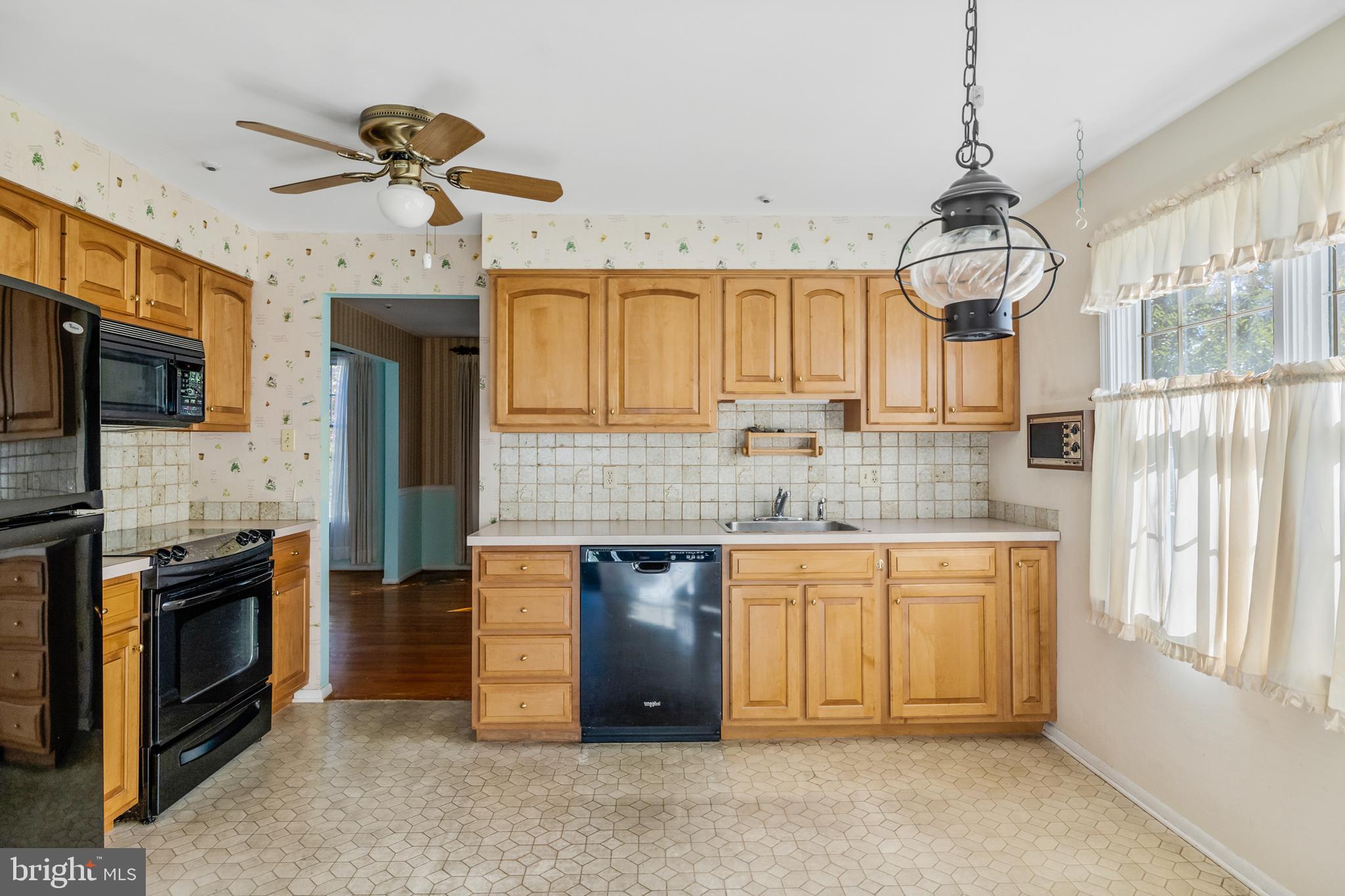 124 Pine Valley Road Cherry Hill, NJ 08034 - Photo 13 of 36