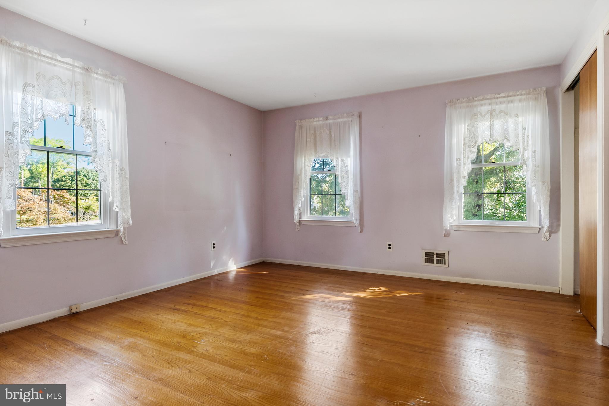 124 Pine Valley Road Cherry Hill, NJ 08034 - Photo 22 of 36