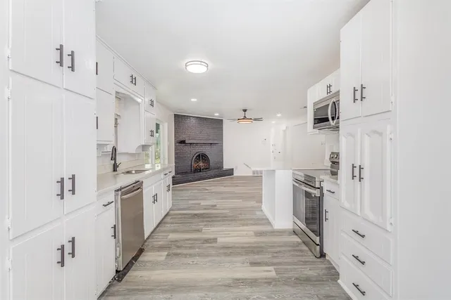 $2,300 | 800 Overhill Court, Hurst, TX 76053