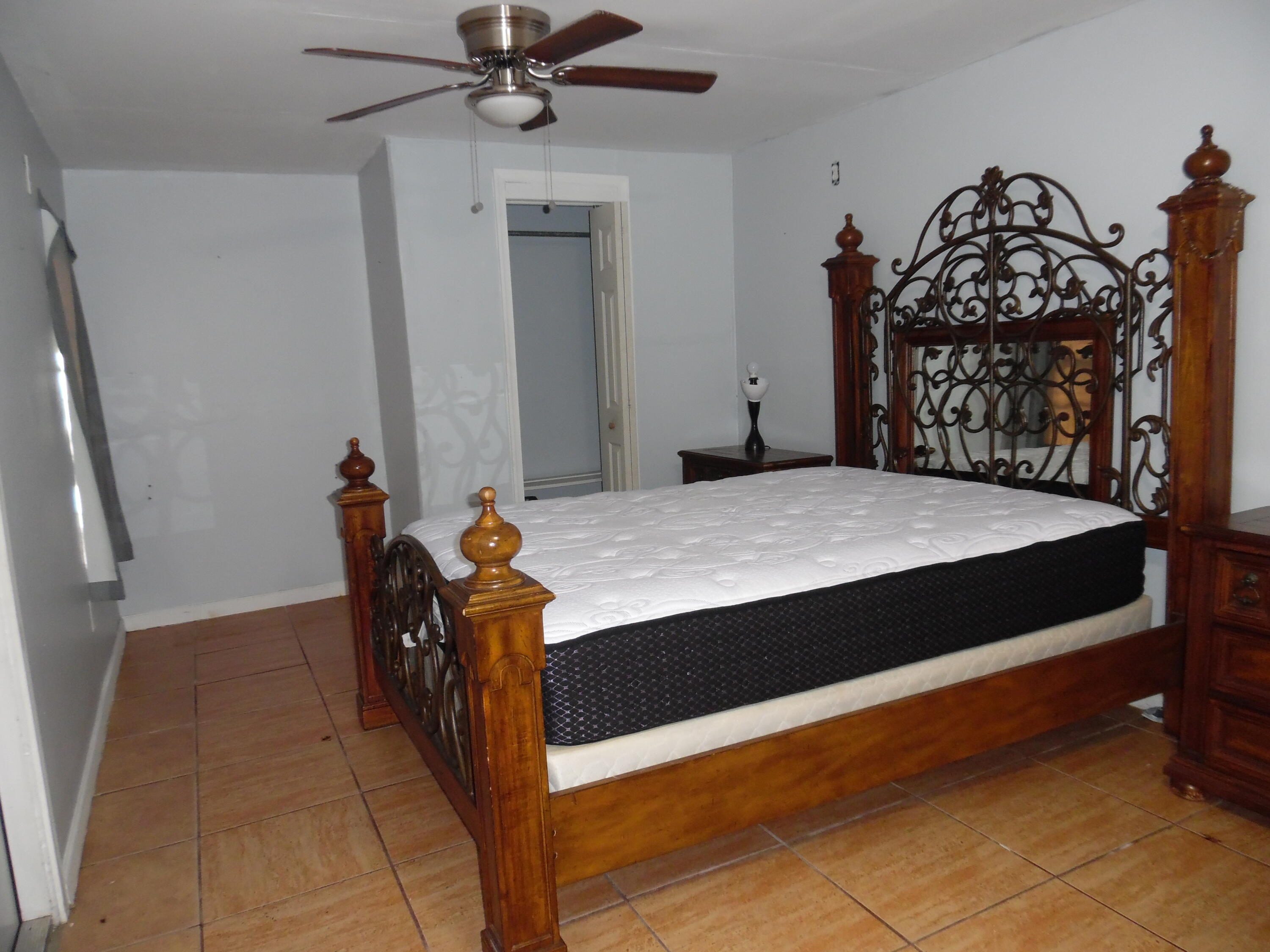 1205 B Mathis Street Lake Worth, FL 33461 - Photo 11 of 15 SAM_1630