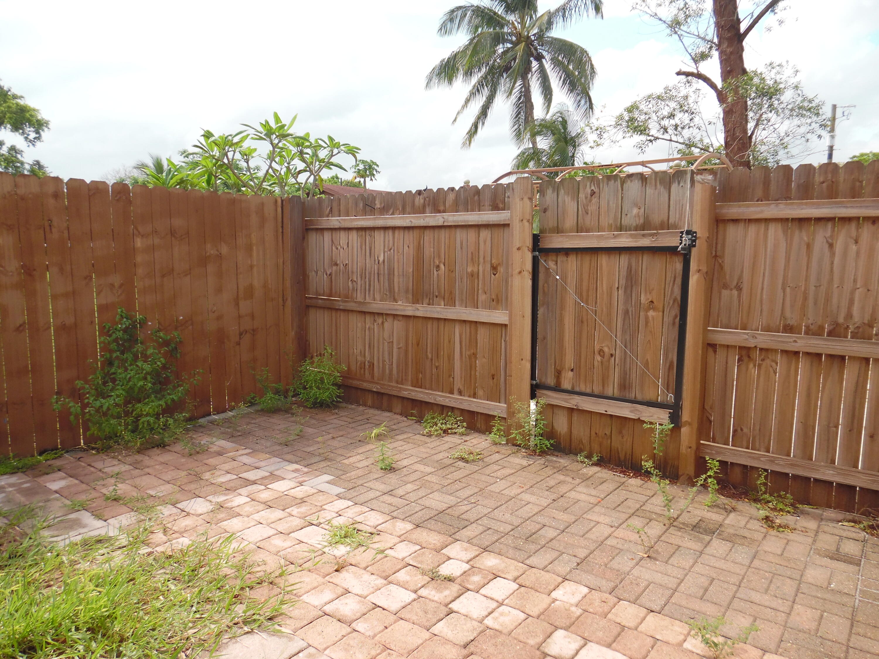 1205 B Mathis Street Lake Worth, FL 33461 - Photo 14 of 15 SAM_1627