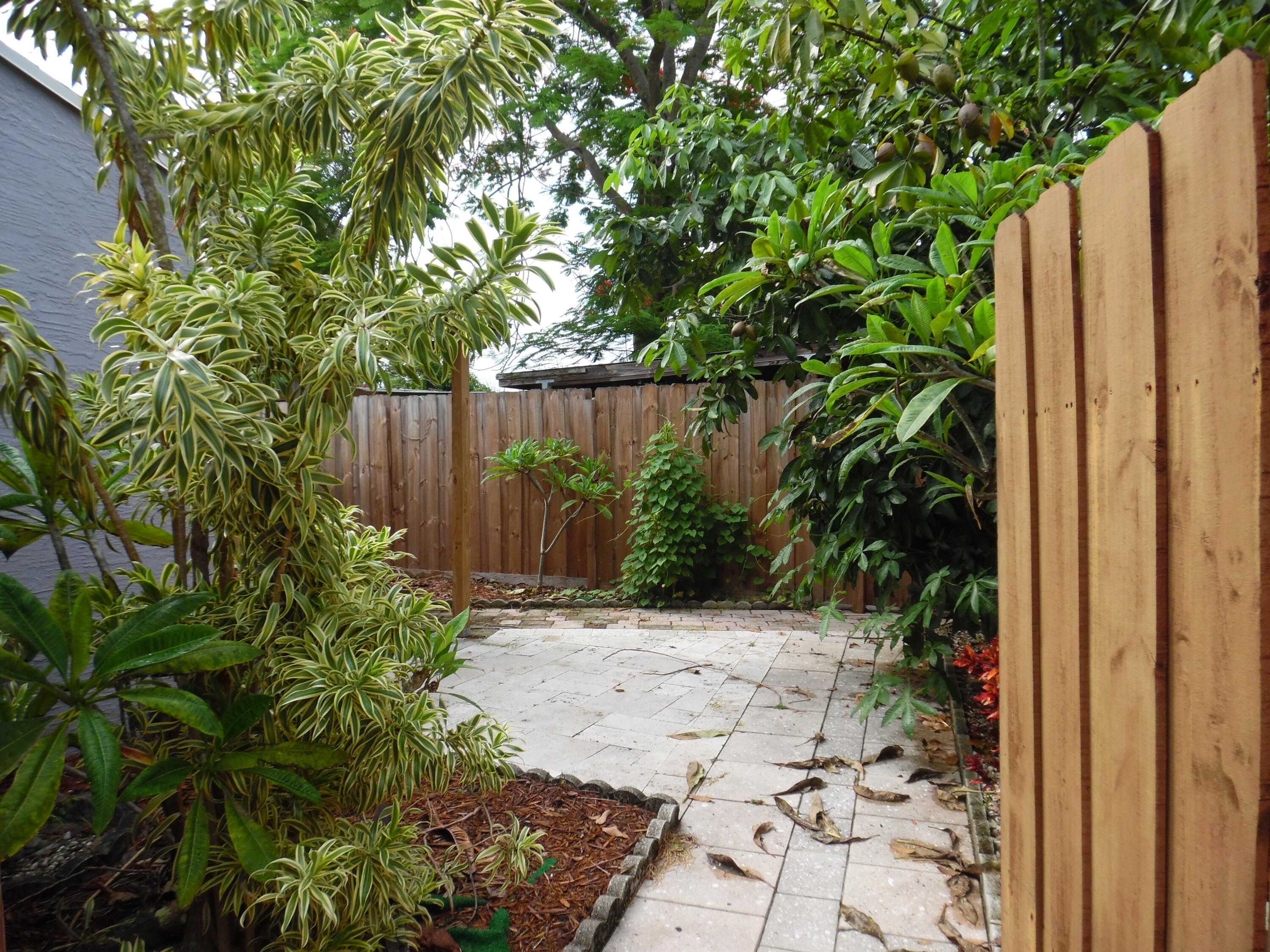 1205 B Mathis Street Lake Worth, FL 33461 - Photo 2 of 15 SAM_1641