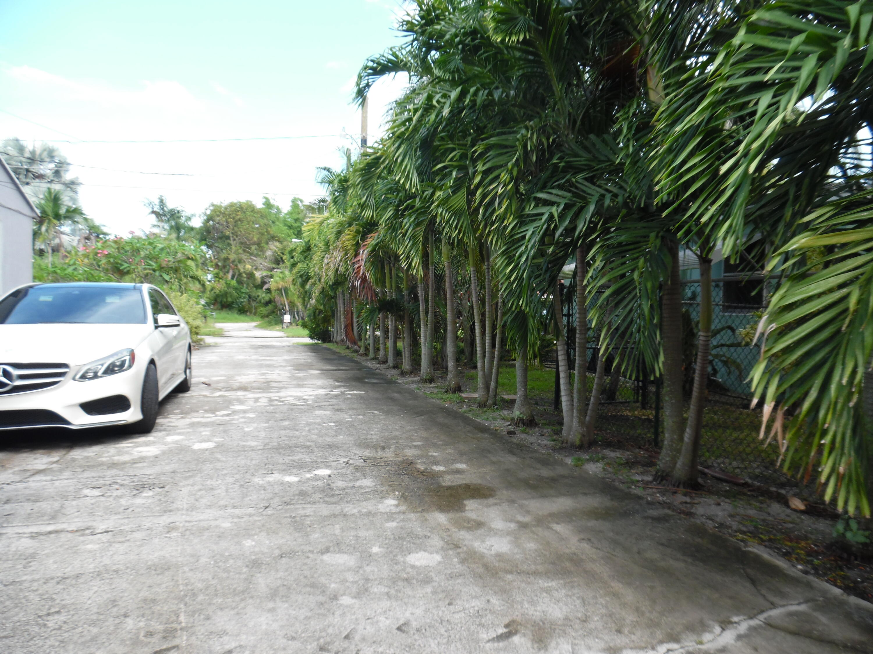 1205 B Mathis Street Lake Worth, FL 33461 - Photo 5 of 15 SAM_1644