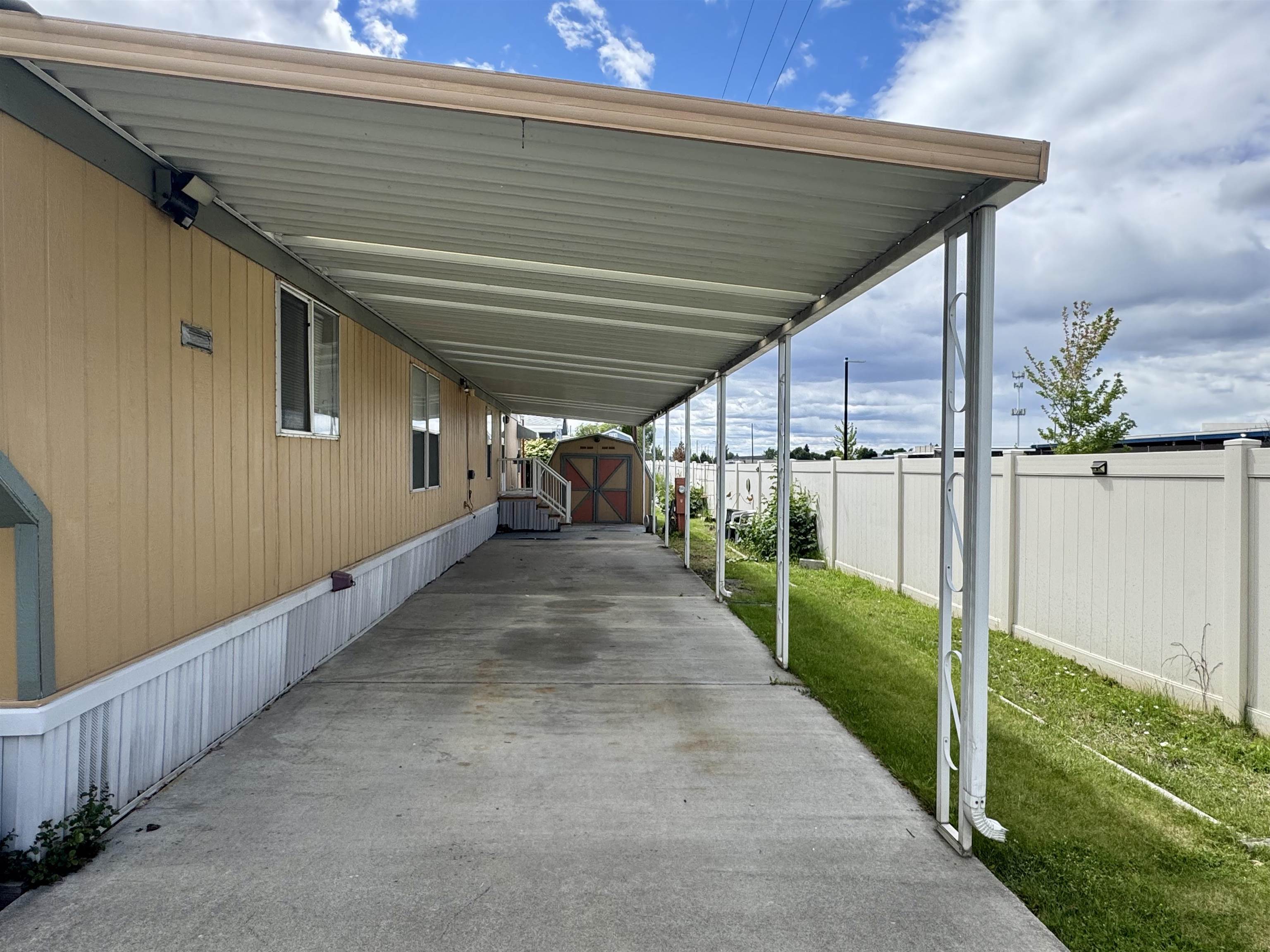 106 South Flora Road, Unit 1 Spokane Valley, WA 99016 - Photo 2 of 26