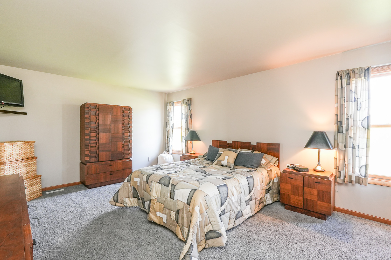 1135 Eagle Circle Bourbonnais, IL 60914 - Photo 21 of 36 a bedroom with double bed and a window