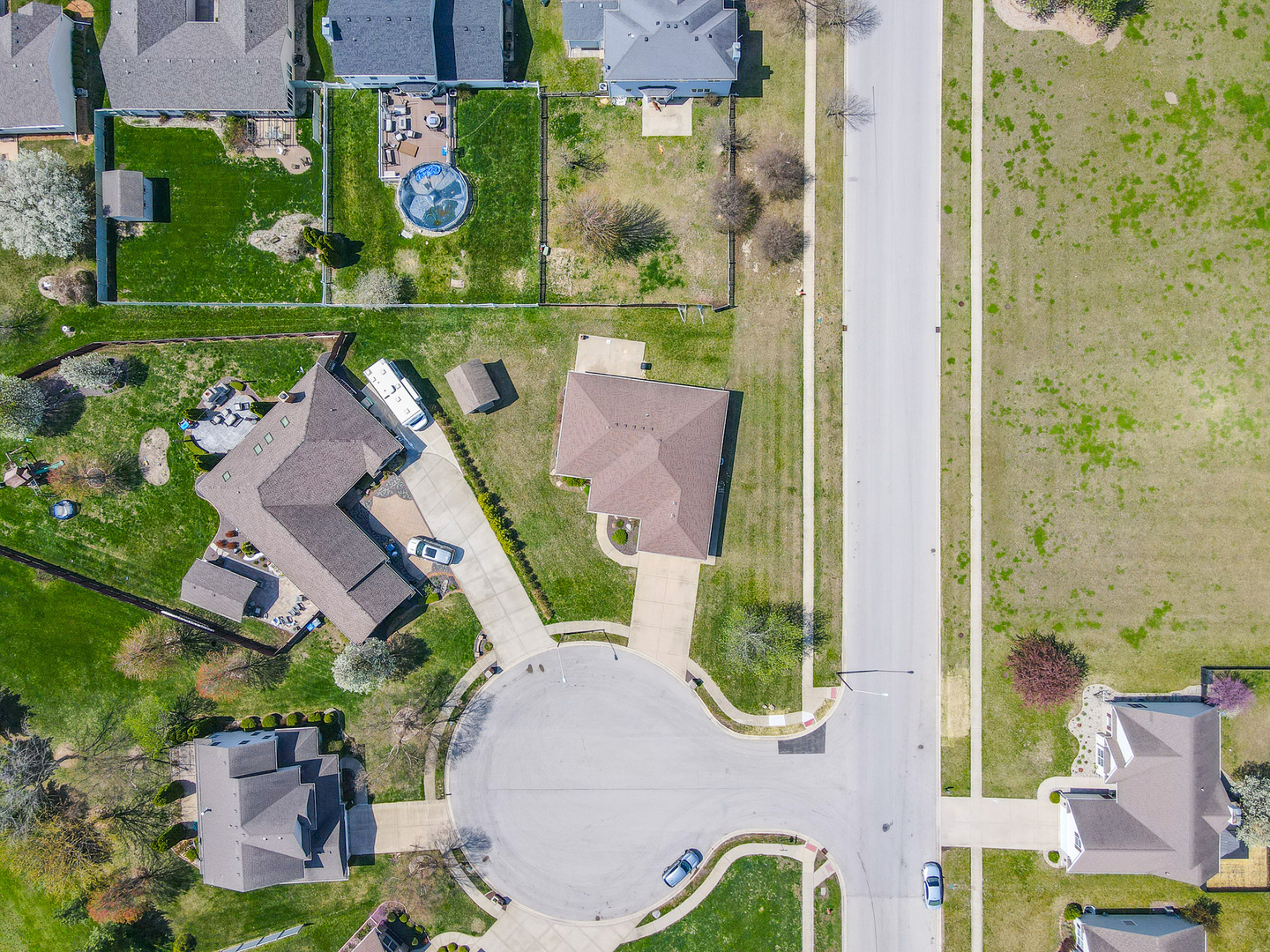 1135 Eagle Circle Bourbonnais, IL 60914 - Photo 6 of 36 an aerial view of residential house with outdoor space and swimming pool