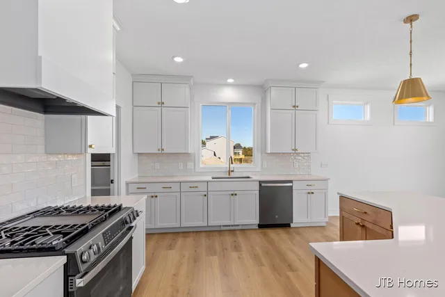 $620,000 | 11386 Shoreline Drive, Unit 114, Allendale, MI 49401