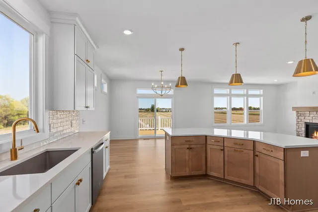 $620,000 | 11386 Shoreline Drive, Unit 114, Allendale, MI 49401