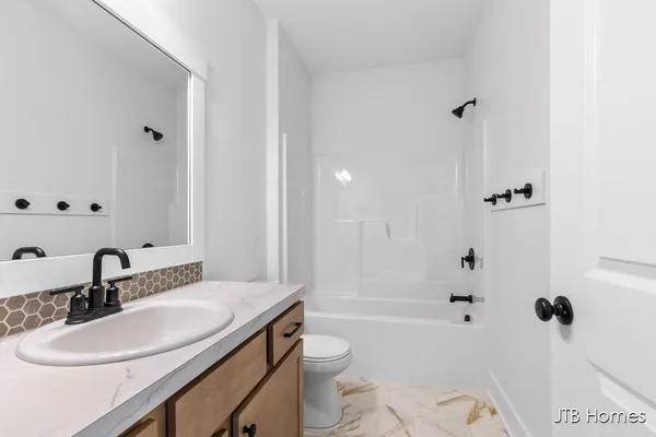 $610,000 | 11386 Shoreline Drive, Unit 114, Allendale, MI 49401