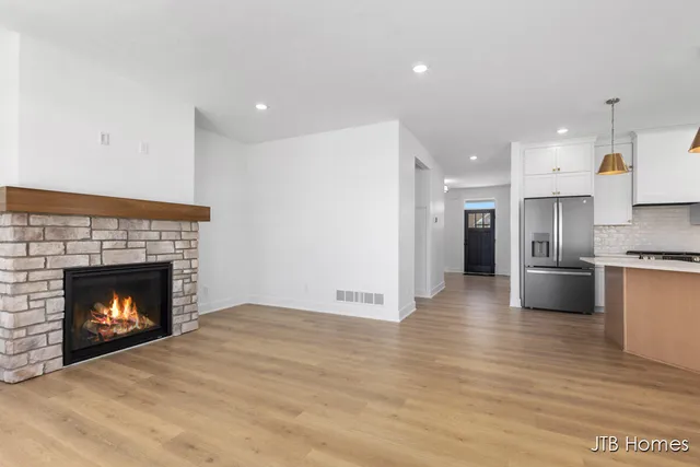 $620,000 | 11386 Shoreline Drive, Unit 114, Allendale, MI 49401