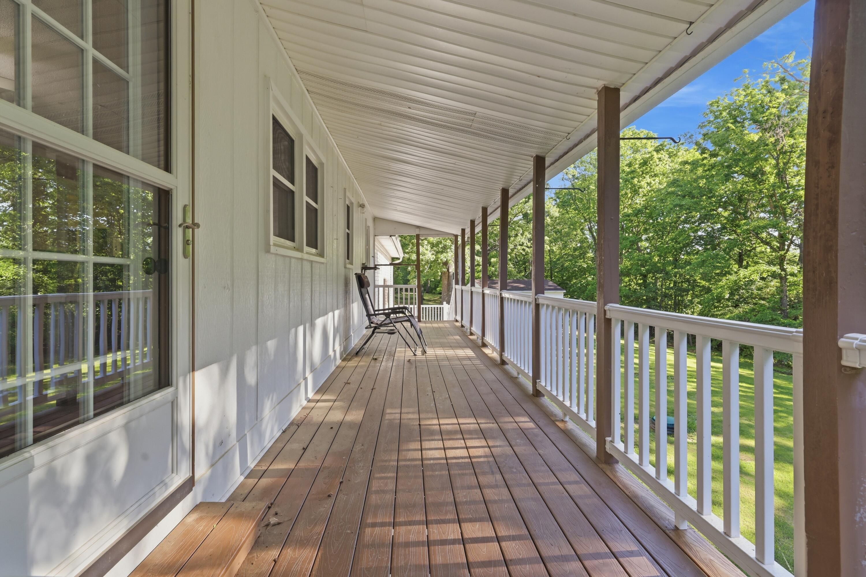 1130 Wright Road Murray, KY 42071 - Photo 26 of 35 Upstairs Deck