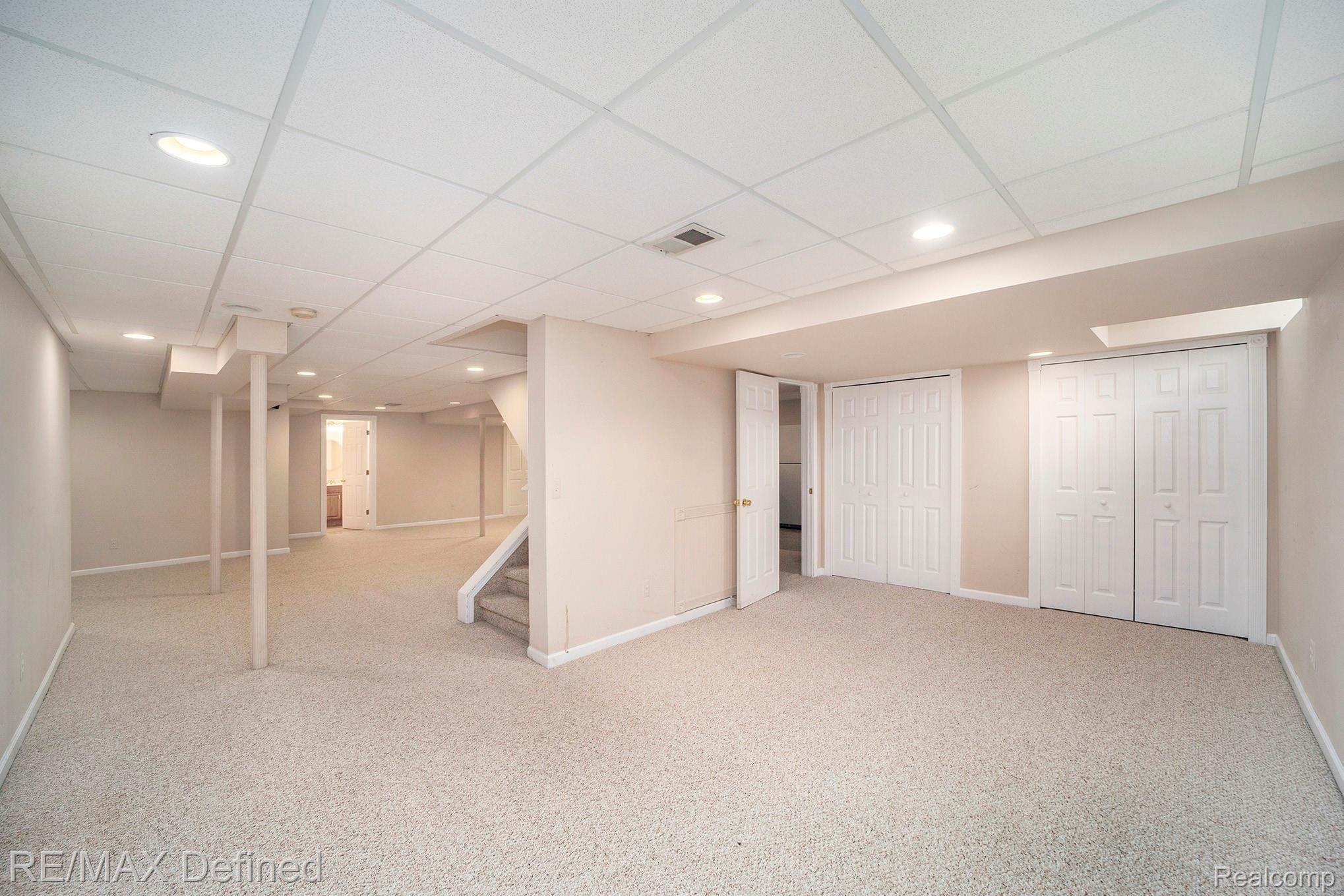 662 Lake Ridge Road Rochester, MI 48307 - Photo 19 of 25 17.jpg