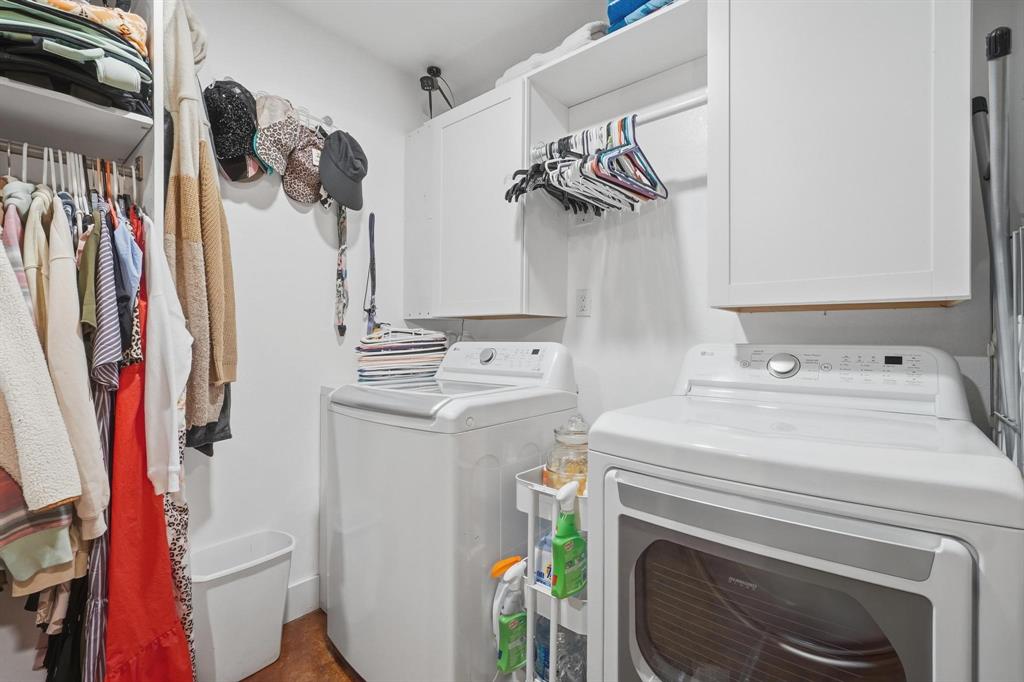 6499 Summerhill Road Abilene, TX 79601 - Photo 27 of 36 a utility room with dryer and washer