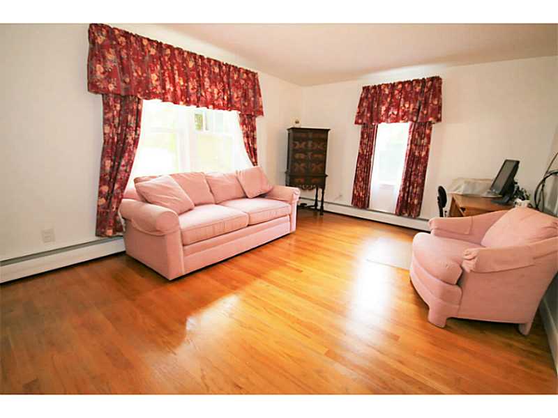 44 Lockwood Road Cumberland, RI 02864 - Photo 8 of 14 Living Room.