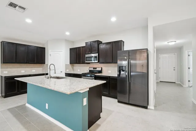 $1,900 | 14046 Cremello Falls, San Antonio, TX 78254