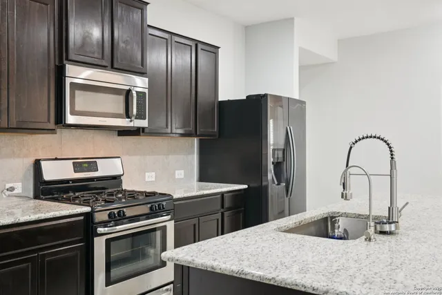 $1,900 | 14046 Cremello Falls, San Antonio, TX 78254