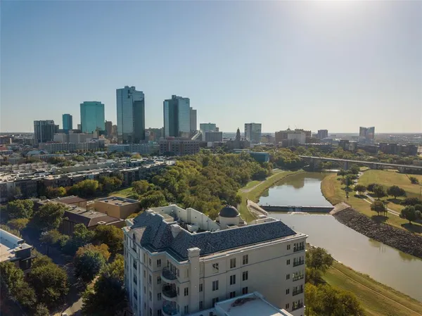 $675,000 | 501 Samuels Avenue, Unit 110, Fort Worth, TX 76102