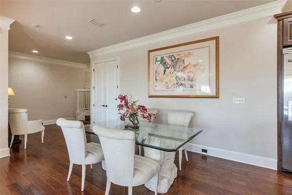 $689,900 | 501 Samuels Avenue, Unit 110, Fort Worth, TX 76102